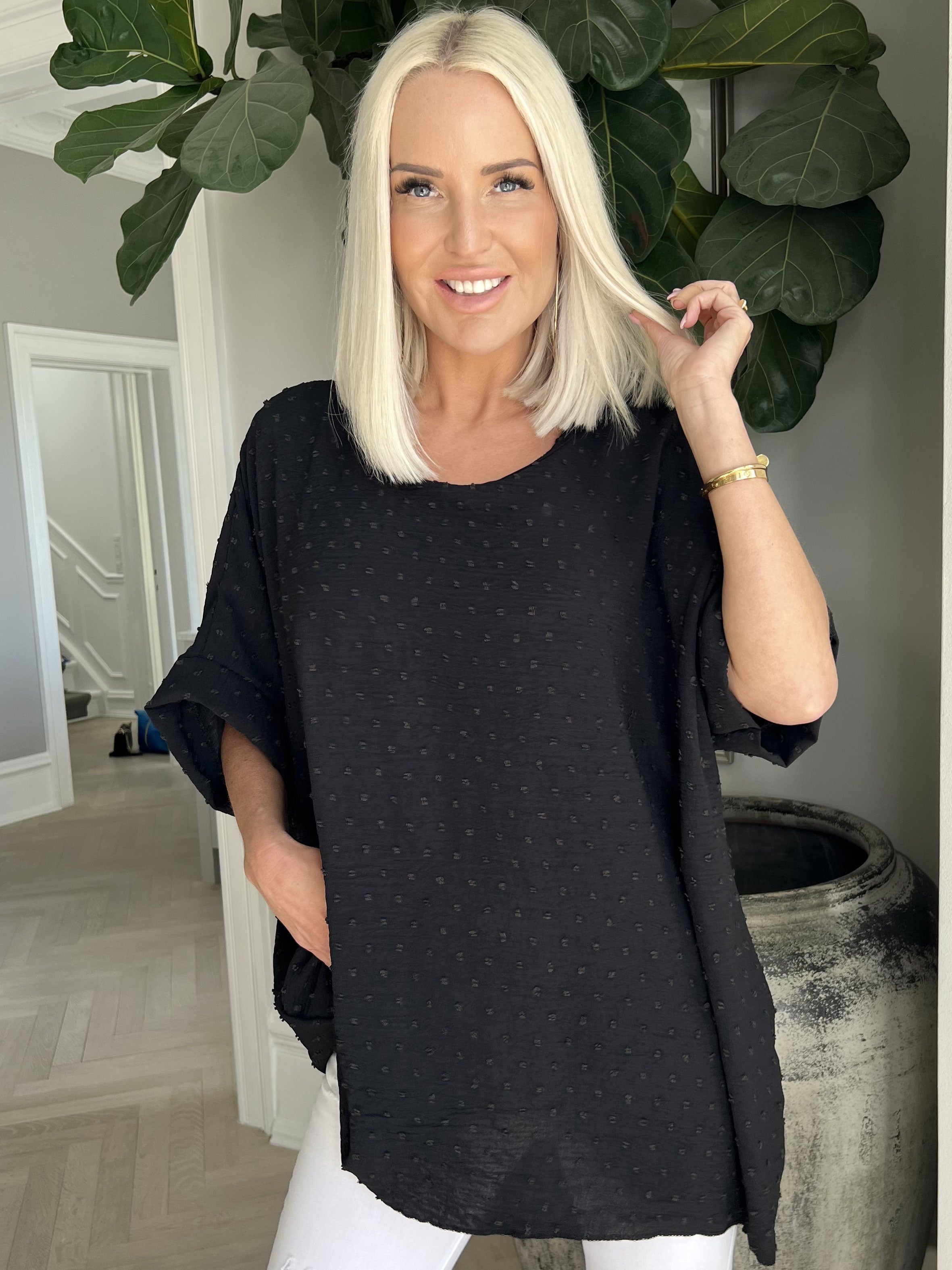 Mileah - Sød bluse med prikket detaljer